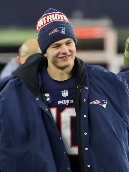 Drake-Maye-New-England-Patriots-Cape-Coat (2).jpg
